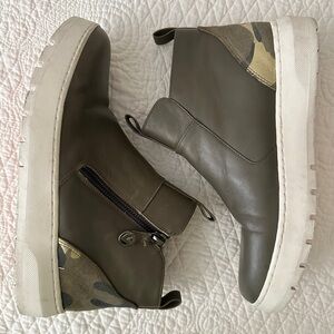 Vionic Women’s Brinkely Olive Green Camo Leather Hi Top Sneaker Ankle Boot 7.5